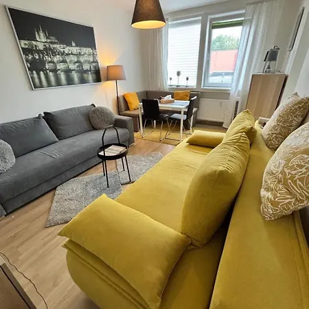 Cozy In Vbloku With Parking Apartmán *