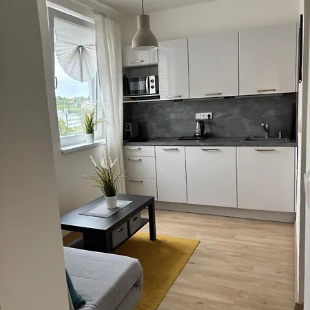 Cozy In Vbloku With Parking Praha